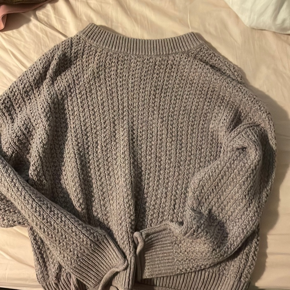 WORN ONCE universal thread sweater